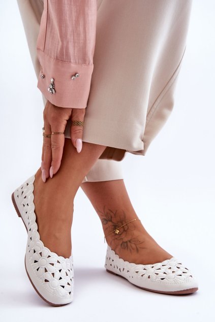 Dámske prošívané lesklé baleríny biele visionary / 22BL26-4870 WHITE (Veľkosť 37)