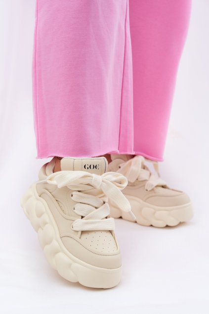 Dámske kožené tenisky na masivní platforme goe rr2n4043 béžove / (Veľkosť 37)