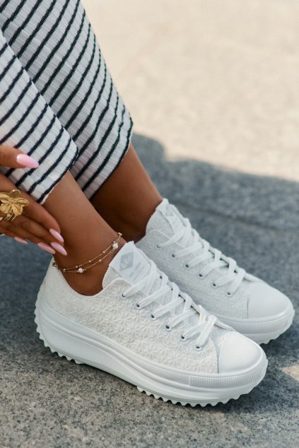 Dámske tenisky s vyšíváním na platforme lee cooper lcw-25-31-3465l biele / (Veľkosť 37)