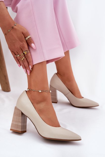 Béžové dámske lodičky z prírodnej kože na stĺpovom podpätku, kód produktu 25PB24-8691 BEIGE