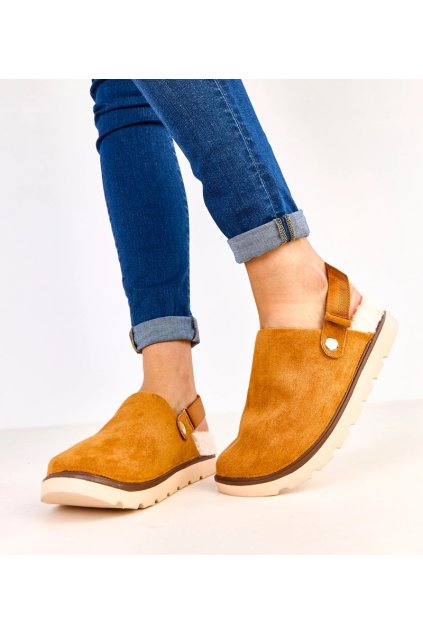 Dámske šľapky hnedé kód BSD150 - GM BSD150-5 CAMEL 38 - GM (Veľkosť 38)