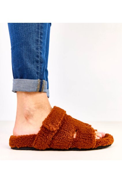 Dámske šľapky hnedé kód BSD151 - GM BSD151-5 CAMEL 38 - GM (Veľkosť 38)