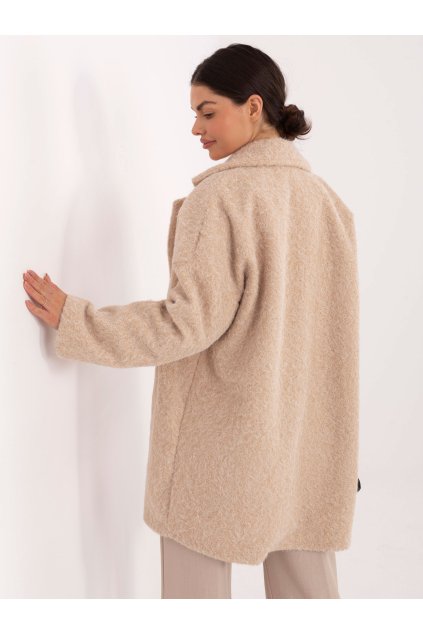 Dámsky kabát farba béžová kód IT-PL-96965.19 : na temu obdobie Jeseň / zima (Farba Béžová, Veľkosť ONE SIZE)