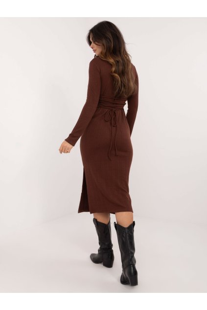 Dámske tmavo-hnede šaty vypasované kód produktu LK-SK-509820.67 (Farba Tmavo-hnedá, Veľkosť L)