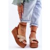 Béžové dámske sandále na platforme a klinovom podpätku s nastaviteľnou prackou, kód produktu 55-205 BEIGE