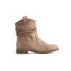 Béžové dámske semišové členkové topánky na nízkej podrážke Shelvt kód 6754KH