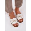 Papuče na plochom podpätku s ozdobnou mašľou biele deonelis / M509 WHITE (Veľkosť 36)