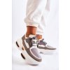 Biele dámske tenisky z eko koženého materiálu na rovnej podrážke, kód obuvi NJSK JJ09P GREY (Veľkosť 36)