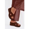 Dámske papuče na platforme z eco semišu čokoládovo hnedé calorine / G517 BROWN (Veľkosť 36)