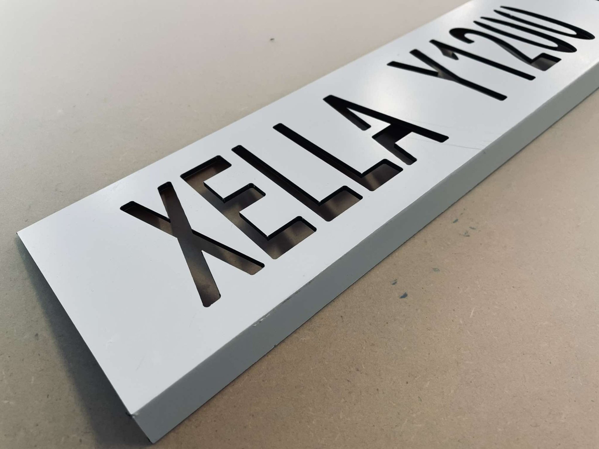 Frézovanie a výroba šablóny z ACP plastu