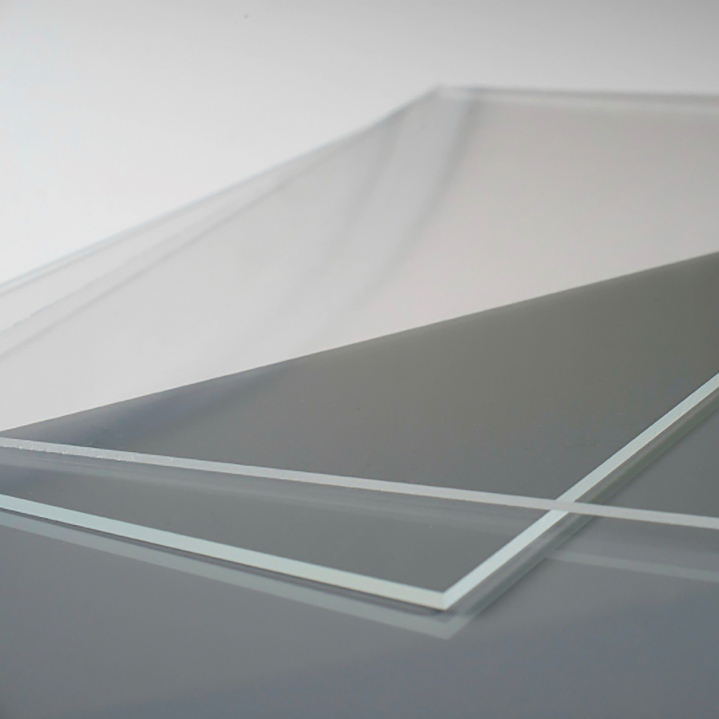 Plexisklo - charakteristiky, vlastnosti, aplikace a výhody