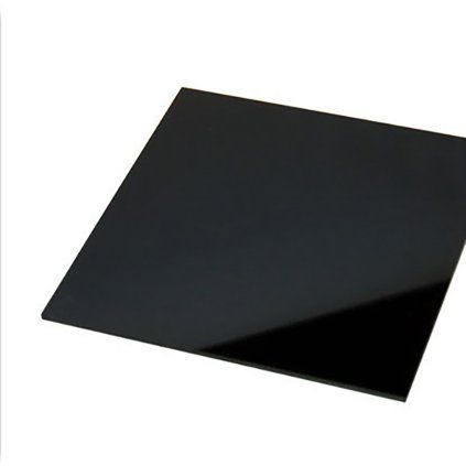 Čierne lesklé plexisklo