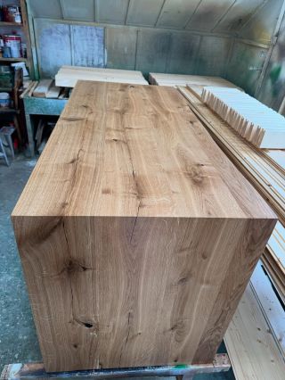 Chystáme nový dubový pracovní stůl do sortimentu, zatím jen prototyp🙂🪵