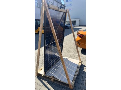 2733 2 fotovoltaicky solarni panel aiko 450wp cerny ram kratky kabel