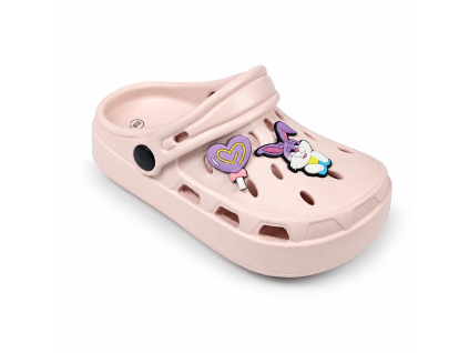 ChatGPT Image 24. 5. 2026, 20 18 04 crocs pink