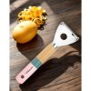 Škrabka na zeleninu s dřevěnou rukojetí – růžovo-modrý