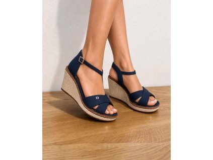 8f503a20 e687 4921 a86d 8b28e49366fa