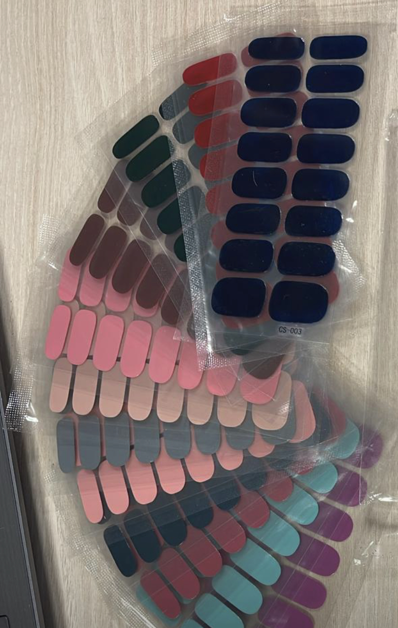 NAILDOKI Sada nálepiek s lakom na nechty 12listov bez krabičky