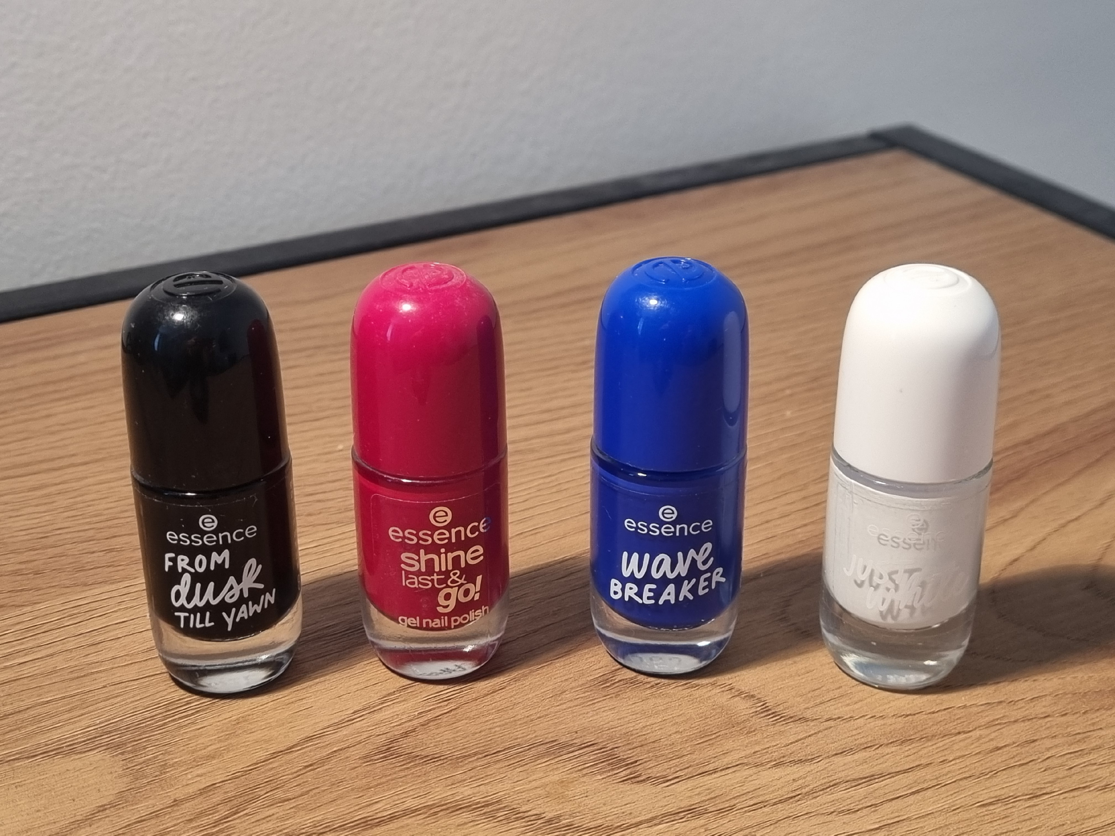 Essence laky na nechty 4x8 ml