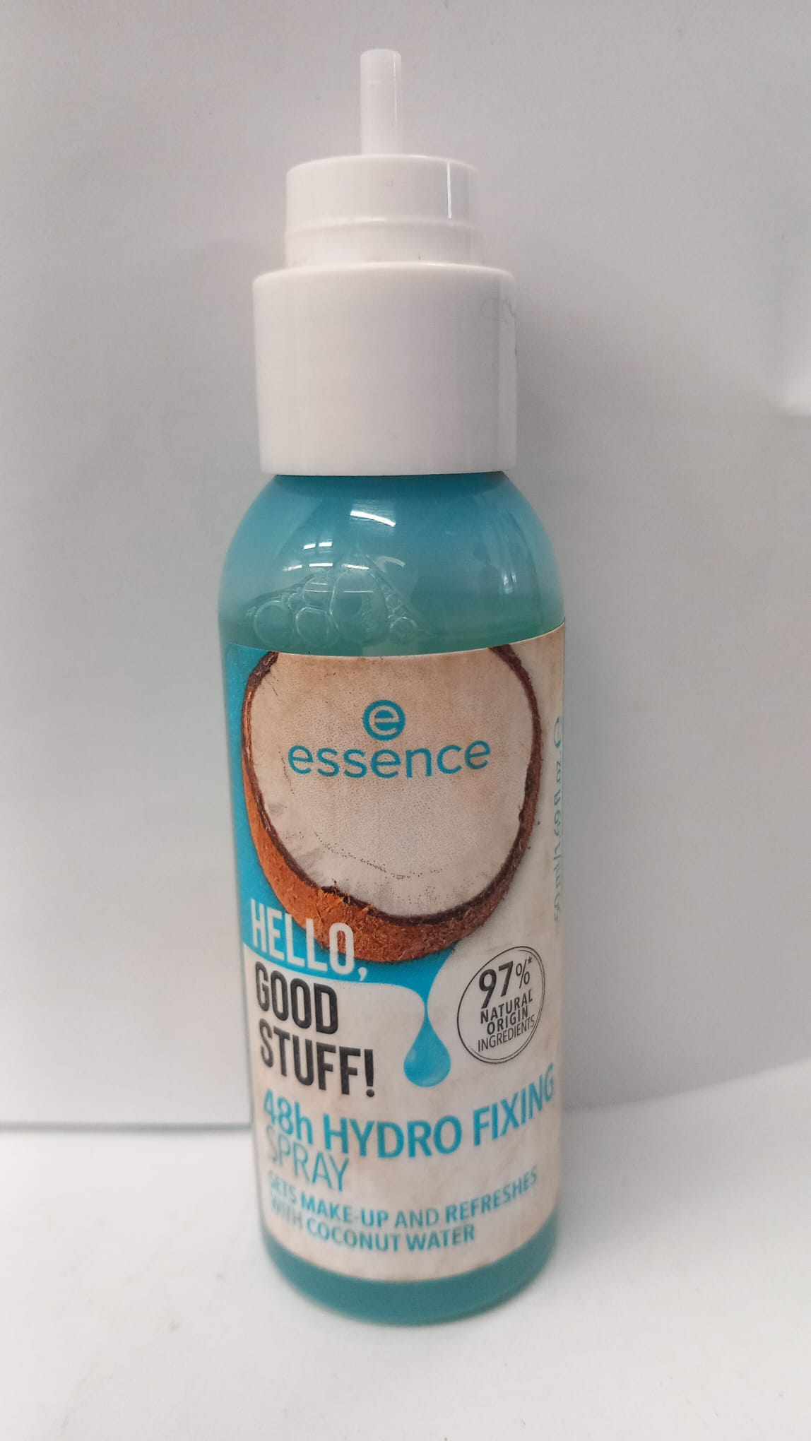Essence HELLO Hydratačný fixačný sprej na make-up s kokosovou vodou, 50 ml -(poškodený aplikátor)