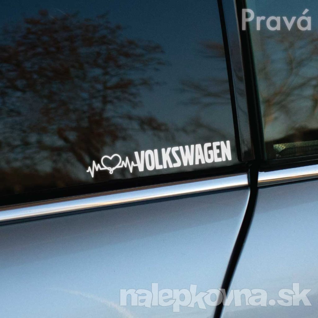Plotrovaná nálepka s nápisom Volkswagen a srdcovou krivkou zakončenou srdcom, prevedenie pre pravú stranu vozidla.
