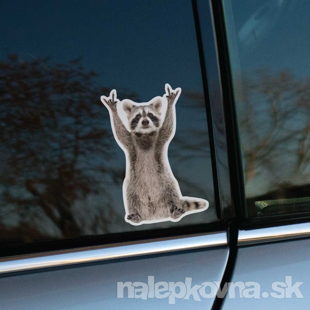 Tlačená nálepka s realistickým motívom mývala so zdvihnutými labkami, detailné spracovanie a vtipný výraz postavy.