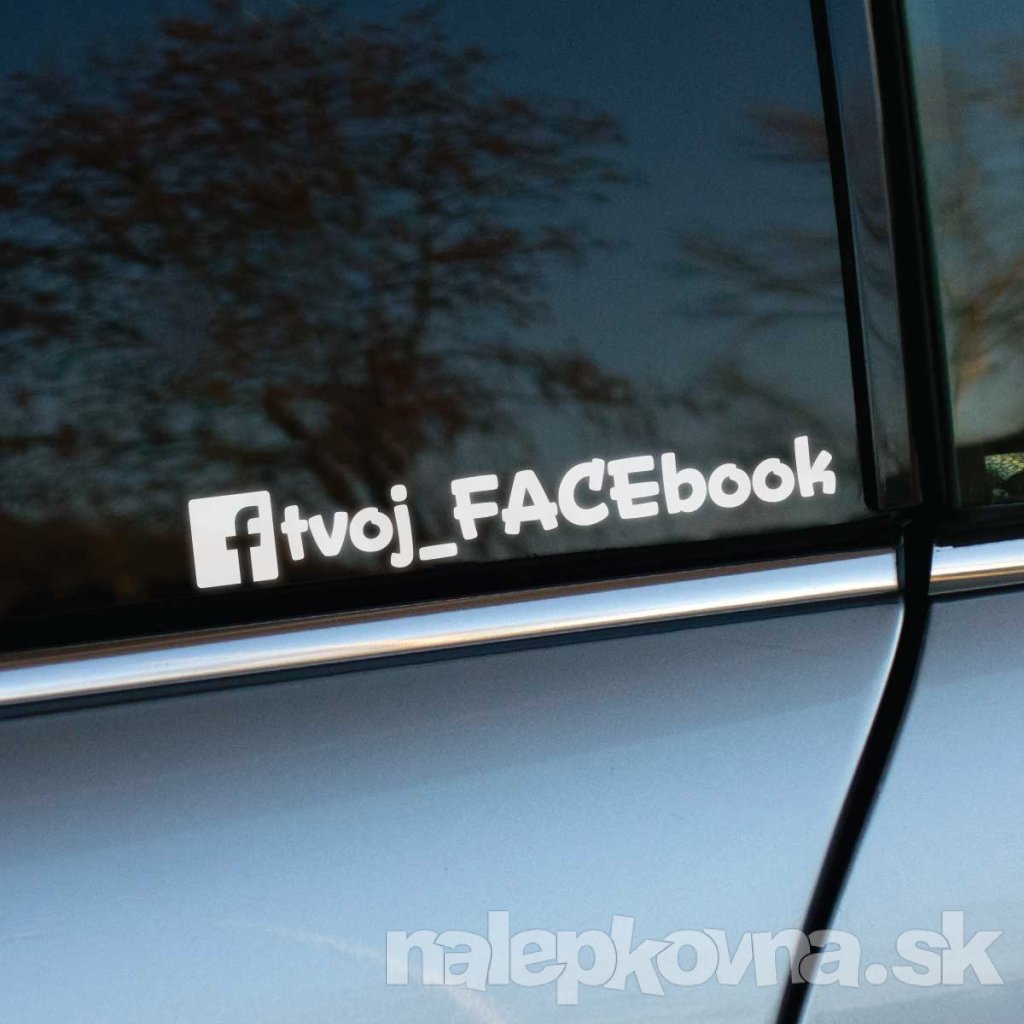 Plotrovaná nálepka na auto s ikonou Facebooku a menom účtu – decentný a praktický spôsob, ako zviditeľniť svoj profil.