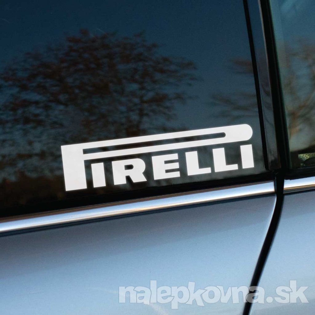 Biela nálepka „PIRELLI“ s charakteristickým predĺženým písmenom „P“ je nalepená na tmavom bočnom okne strieborného automobilu. Moderný a ikonický dizajn zdôrazňuje prestíž a záväzok značky PIRELLI k špičkovým pneumatikám a športovému štýlu. Kontrast bieleho loga na tmavom pozadí vytvára výrazný vizuálny efekt, ktorý dodáva autu exkluzívny a profesionálny vzhľad. Táto nálepka je ideálnym doplnkom pre milovníkov rýchlosti, precíznosti a osobitého dizajnu, ktorý vystihuje DNA značky PIRELLI.  Kľúčové slová: nálepka PIRELLI, tuning auta, prémiové pneumatiky, športový dizajn, nálepky na auto, personalizácia vozidla, autodoplnky.
