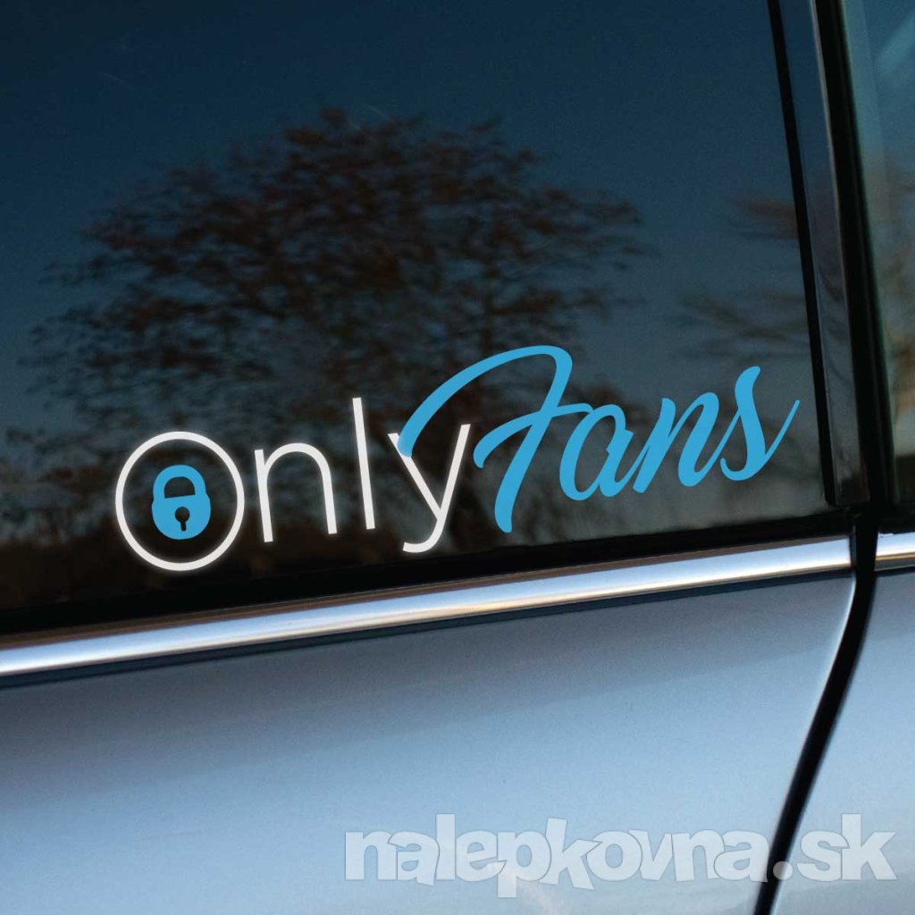 Nálepka "OnlyFans" na okne strieborného auta. Text je v elegantnej kombinácii bielej a modrej farby, čo dodáva vozidlu moderný a výrazný vzhľad. Táto nálepka je ideálna pre fanúšikov a tvorcov obsahu, ktorí chcú svojím autom vyjadriť podporu alebo príslušnosť k populárnej platforme. Nálepky na auto, OnlyFans, moderný dizajn, podpora tvorcov.