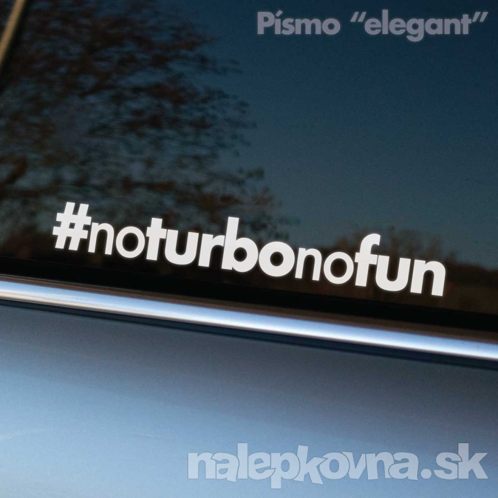 Na fotografii je nálepka „#noturbonofun“ v jednoduchom a elegantnom písme, nalepená na okne auta so sivou karosériou. Tento dizajn v minimalistickom štýle vyjadruje vášeň pre turbo motory a zábavu, ktorú prinášajú pri jazde. Nálepka je ideálnym doplnkom pre automobilových nadšencov, ktorí oceňujú čistý a decentný vzhľad, ale zároveň chcú zdôrazniť svoj postoj k výkonu a rýchlosti. Je perfektná pre každého, kto si cení estetiku a zároveň miluje adrenalínovú jazdu.