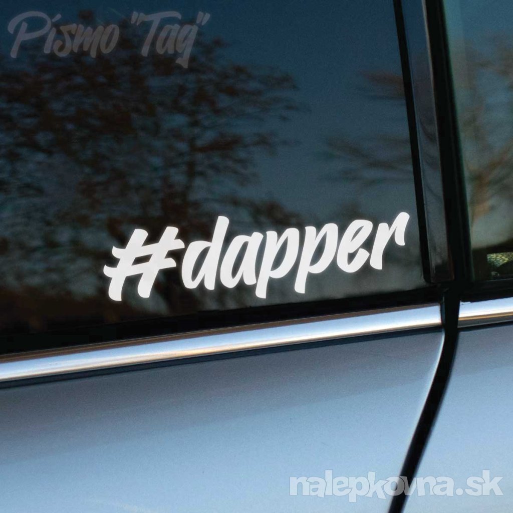 Plotrovaná nálepka #dapper v originálnom graffiti tag štýle s plynulými líniami a výrazným vizuálom mestskej subkultúry.