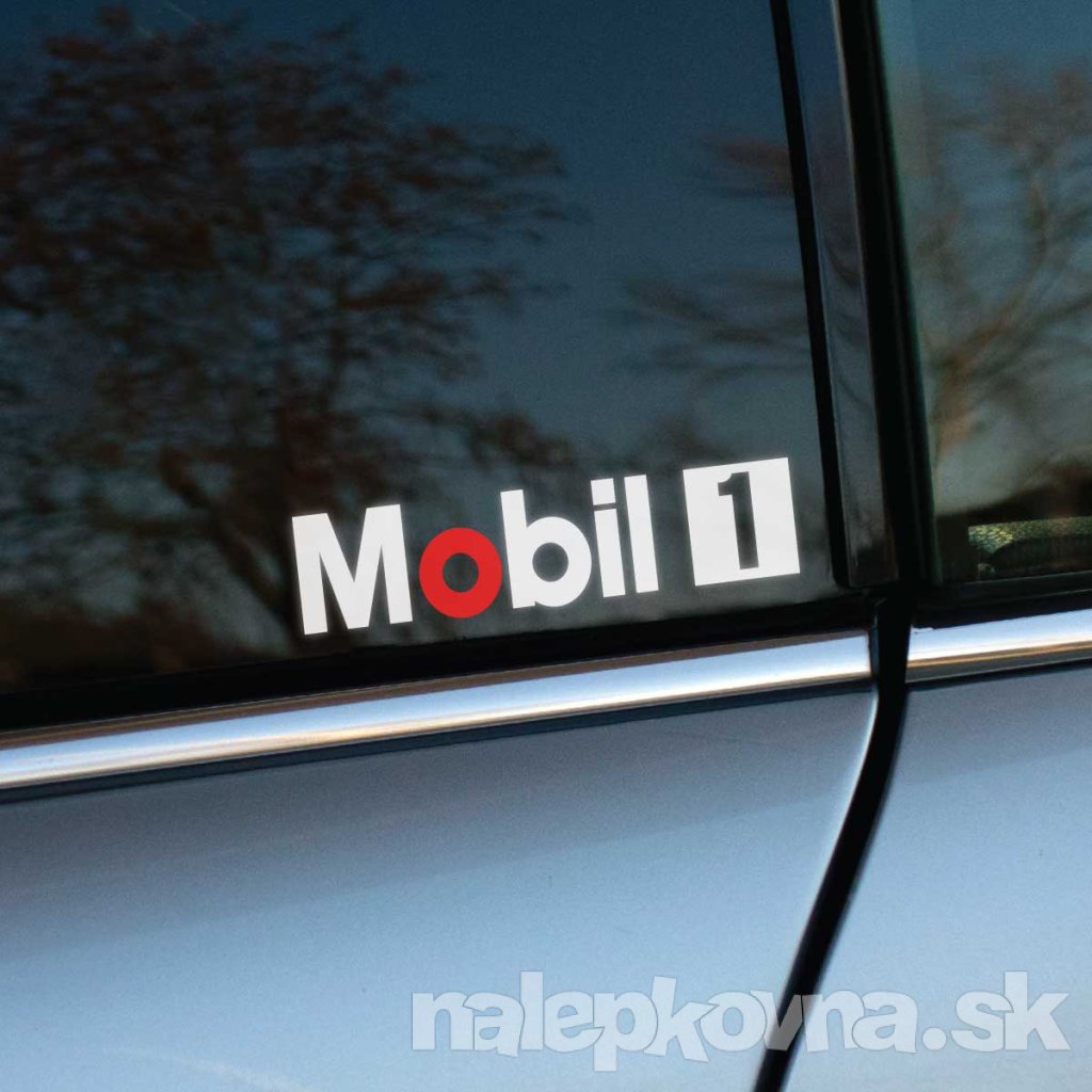 Plotrovaná nálepka s logom Mobil 1, s červeným zvýraznením písmena O a bielym štvorcom s číslom 1 na konci nápisu.