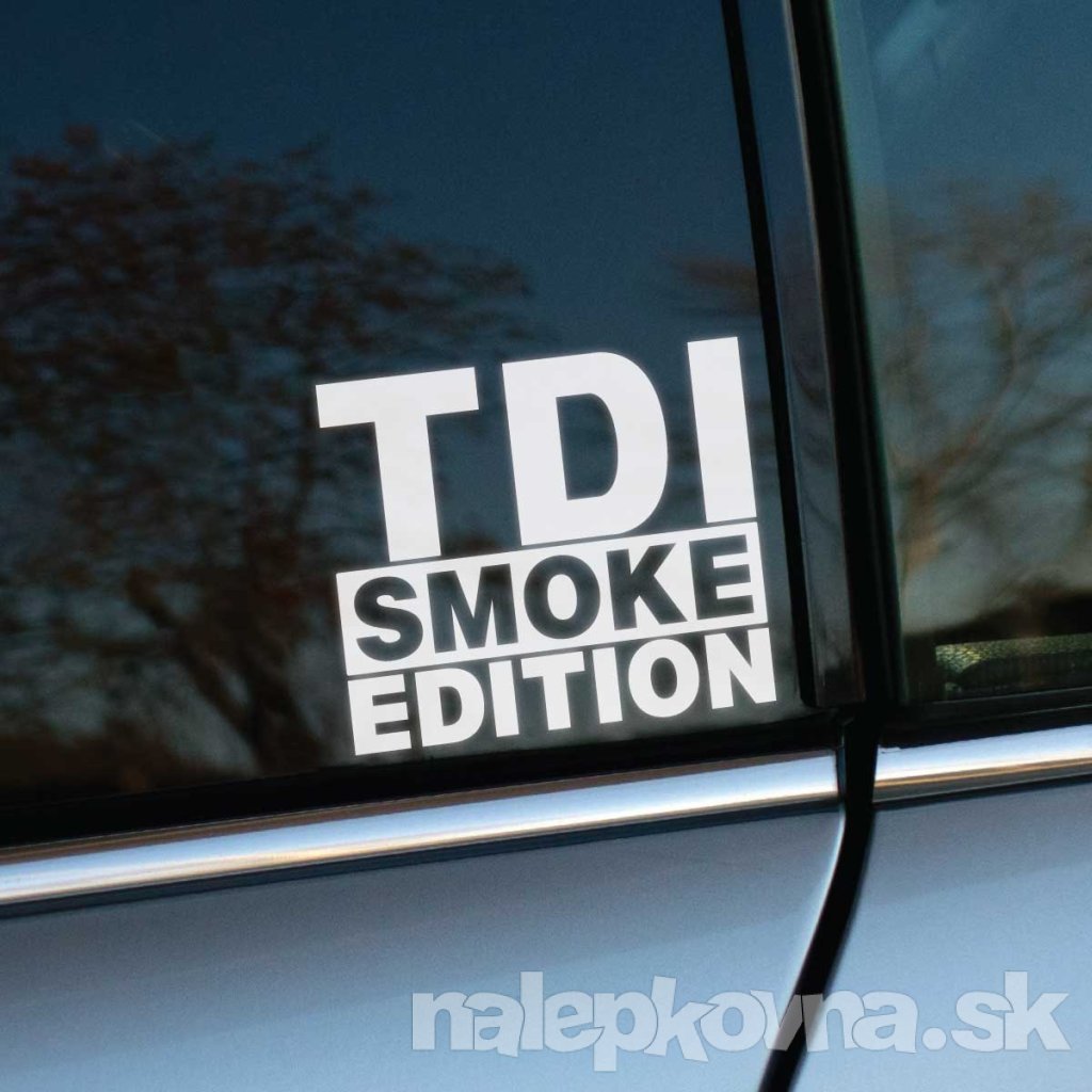 Plotrovaná nálepka na auto s nápisom „TDI Smoke Edition“ v blokovom písme, určená pre fanúšikov dieselových vozidiel.
