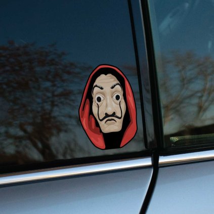 Tlačená nálepka s motívom Dali masky a červenou kapucňou, známa z kultového seriálu La Casa de Papel.
