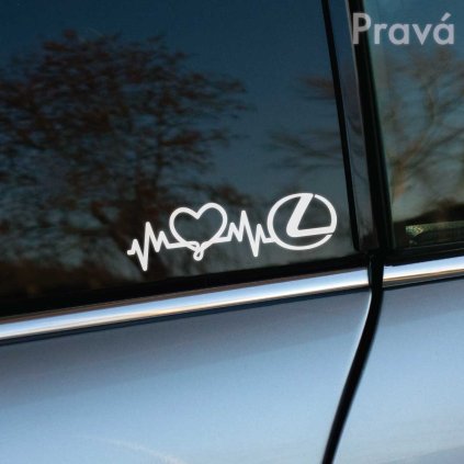 Na fotografii je zobrazené bočné okno automobilu značky Lexus, na ktorom je nalepená biela nálepka. Nálepka zobrazuje motív srdcového tepu so srdcom a logom Lexus, čo symbolizuje vášeň a oddanosť tejto luxusnej značke. Táto elegantná dekorácia je ideálna pre majiteľov vozidiel Lexus, ktorí chcú pridať osobný a štýlový dotyk svojmu autu. Nálepka na tmavom skle vytvára výrazný kontrast, čo ešte viac zvýrazňuje jej moderný a čistý dizajn. Perfektný doplnok pre všetkých fanúšikov značky Lexus.