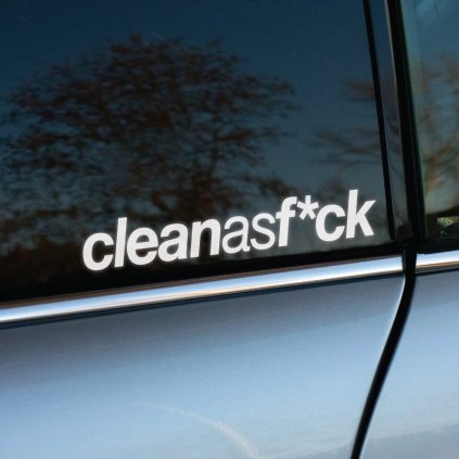 Plotrovaná nálepka „cleanasf*ck“ s jednoduchým dizajnom a dôrazom na minimalizmus, vhodná na čisté projekty.