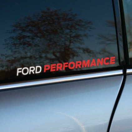 Plotrovaná nálepka „FORD PERFORMANCE“ s dvojfarebným textom, ideálna na auto pre nadšencov športových modelov Ford.