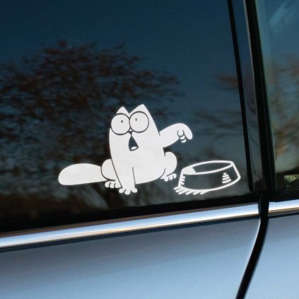 Plotrovaná nálepka na auto s kreslenou hladnou mačkou pri miske, humorný motív v štýle Simon’s Cat z jednofarebnej fólie.