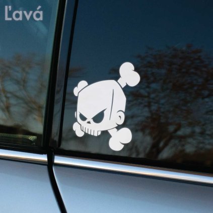 Plotrovaná nálepka lebky s prekríženými kosťami a nahnevaným výrazom, ľavé prevedenie.