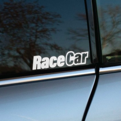 Plotrovaná nálepka RaceCar s čistým a jednoduchým dizajnom, ideálna na bočné sklo športového alebo tuning auta.