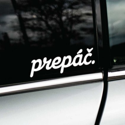 Jednoduchá a originálna biela nálepka s nápisom „prepáč.“ pridáva autu nádych humoru a ľudskej stránky. Tento dizajn je ideálny pre vodičov, ktorí chcú jemne vyjadriť ospravedlnenie za svoj jazdný štýl alebo prípadné chybičky na ceste. Nálepka je zábavný a milý detail, ktorý určite vyvolá úsmev na tvári ostatných šoférov.