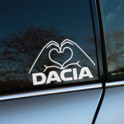 Plotrovaná nálepka s motívom dvoch rúk spojených do tvaru srdca, pod ktorými sa nachádza tlačený nápis DACIA.