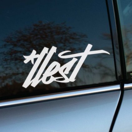 Plotrovaná nálepka *Illest v dynamickom kaligrafickom štýle s hviezdičkou, vhodná ako nálepka na auto alebo tuning dekor.