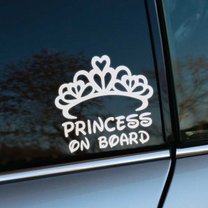 Plotrovaná nálepka s motívom korunky a textom „Princess on Board“, vhodná na označenie auta.