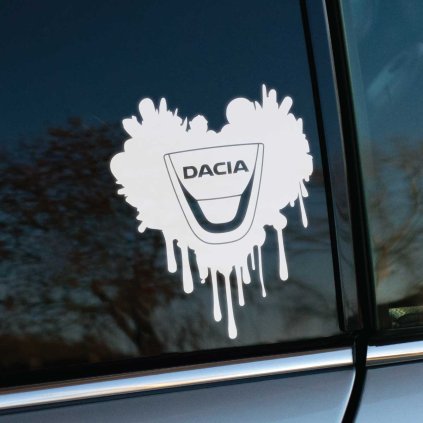 Plotrovaná nálepka v tvare stekajúceho srdca so starým logom Dacia v štíte. Ideálny autodoplnok pre priaznivcov tejto rumunskej značky.