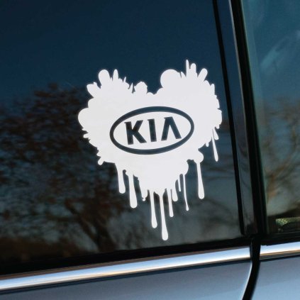 Plotrovaná nálepka v tvare stekajúceho srdca so starým logom Kia v ovále. Klasický autodoplnok pre fanúšikov tejto juhokórejskej značky.