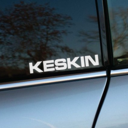 Plotrovaná nálepka KESKIN s technickým nápisom v rovnej línii, ideálna ako nálepka na auto s diskami značky Keskin.