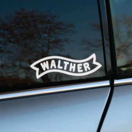 Plotrovaná nálepka na auto s logom Walther, vlnovkovitý tvar stuhy s výrazným nápisom v jednoduchom a ikonickom štýle.