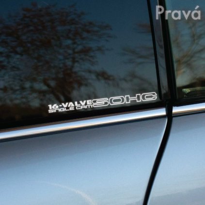Plotrovaná nálepka na auto s textom „16-VALVE SINGLE CAM SOHC“ v technickom štýle pre fanúšikov motoršportu.