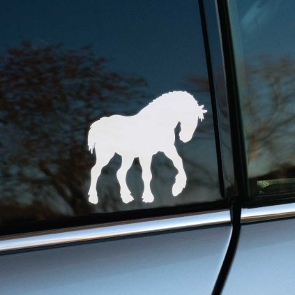 Plotrovaná nálepka norika s robustnou postavou, hustou hrivou a spusteným chvostom, realisticky tvarovaný siluetový motív.